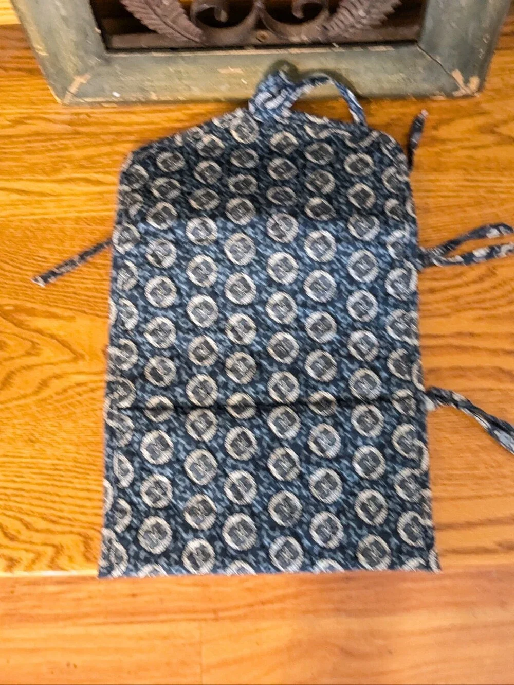 Vera Bradley Retired Indigo Cosmetic/Jewelry Travel Roll-up Bag